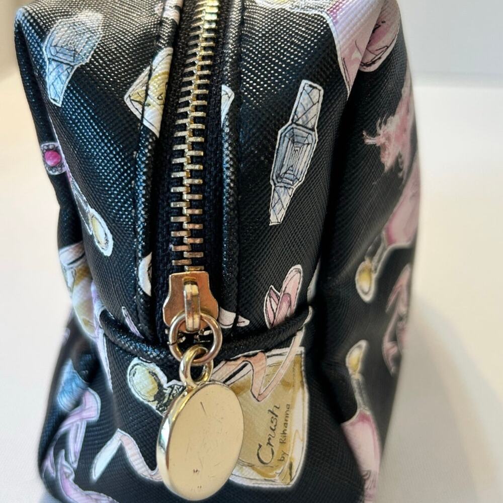Rihanna Perfume Cosmetic Bag Black with Heels Jewelry Perfume Bottles - Picture 6 of 12